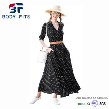 vestido maxi de manga longa de bolinhas