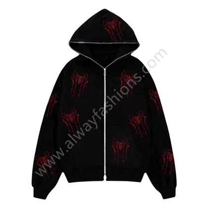 Homens com capuz recortado